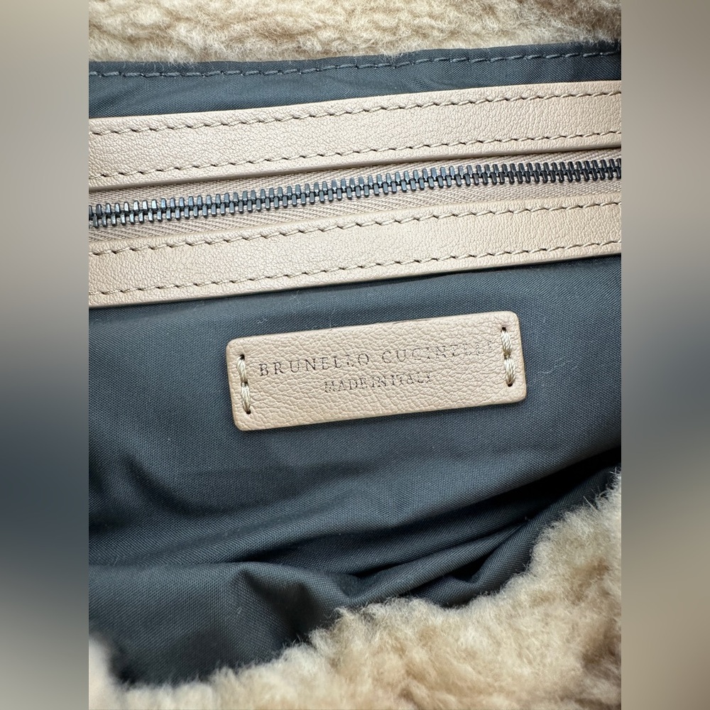 NWT Brunello Cucinelli Fleecy virgin wool and cashmere bag with shiny handle - Picture 6 of 7